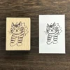 Arte CO | Sello Cat Jumping Out of Paper