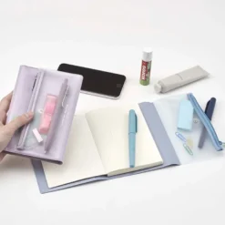 Daigo | Funda Estuche de Plástico Isshoni A6 Clear Blue