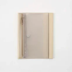 Daigo | Funda Estuche de Plástico Isshoni B6 Beige
