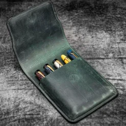 Galen Leather | Estuche Leather Flap Pen Case for Five Pens Crazy Horse Forest Green
