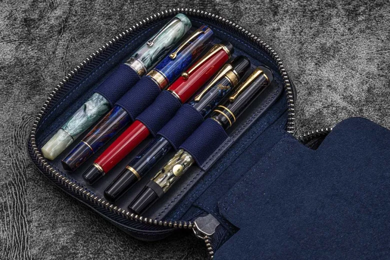 Galen Leather | Funda Expansi-Pouch Leather Wide 10 Slots Pen Case A6 Zip Folio Crazy Horse Navy Blue