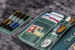 Galen Leather | Funda Leather Zippered Hobonichi Cousin A5 Planner Folio Crazy Horse Forest Green