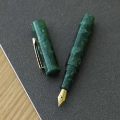 Hightide | Pluma Estilográfica Marbled Attaché Green (F)