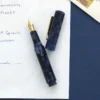 Hightide | Pluma Estilográfica Marbled Attaché Navy (F)