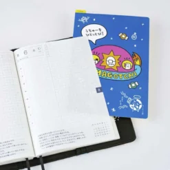Hobonichi | Plantilla de Escritura Pencil Board A6 Tamagotchi: Blast Off to Outer Space!