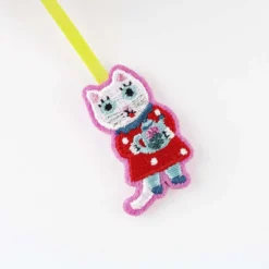 Hobonichi | Punto de Libro Clip Bordado Yumi Kitagishi White Cat