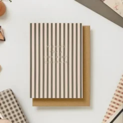 Katie Leamon | Tarjeta Navidad Green Stripe Xmas