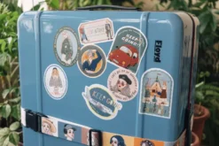 La Dolce Vita | Pegatina Waterproof Travel Agency Keep Going Road Trip