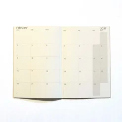 Octagon | Agenda Small Monthly Planner Plus A5 2026-2027 Biscuit (Mensual)
