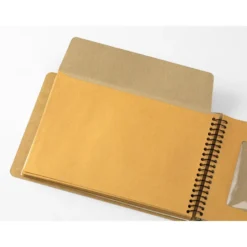 Traveler's Company | Cuaderno con Espiral B6 Sobres Visibles