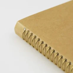 Traveler's Company | Cuaderno con Espiral A6 Slim Bolsillos de Papel