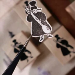 YiEr | Sello Spoon Girl